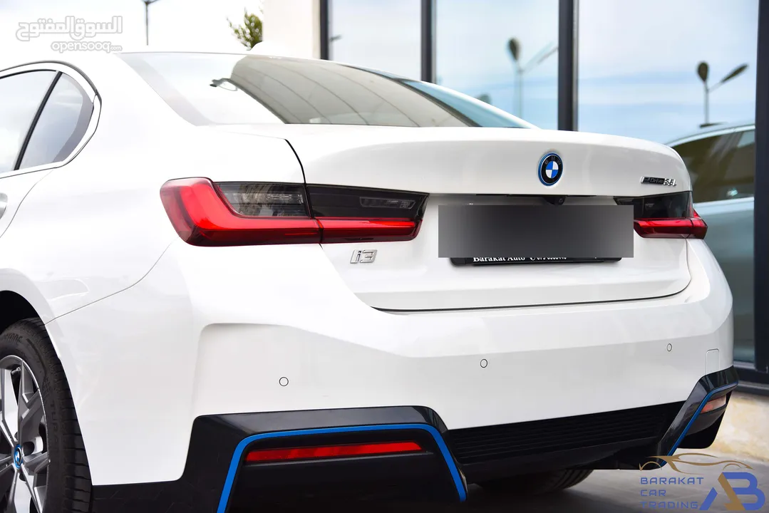 بي ام دبليو الفئة الثالثة كهربائية بالكامل 2023 BMW i3 eDrive35L EV M Power Kit_Full Option