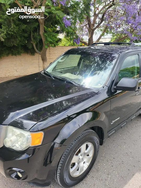 سياره فورد إسكيب تصليح دائما داخل الوكالة بحاله ممتازه يوجد فحص شركة الشريف لا يوجد حوادث
