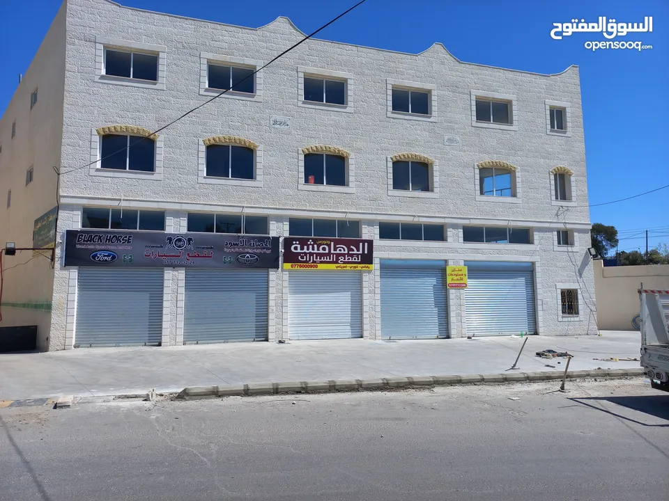 مجمع تجاري لتأجير محلات ومخازن بمساحة 50-250 م2، عدنان مسامح