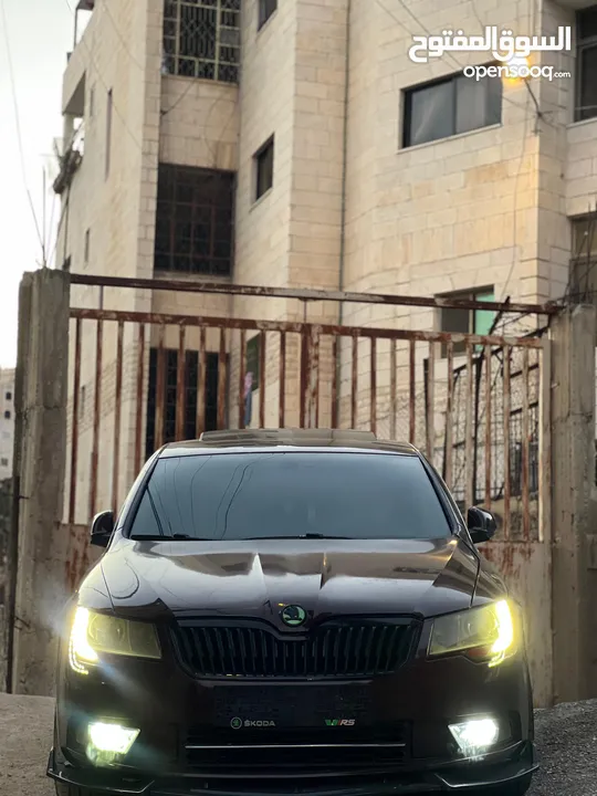 للبيع او البدل بسعر حرق كاش سكودا سوبير فل الفل فتحه سقف كراسي كهرباء برادي خلفيه لدات اماميه وخلفيه