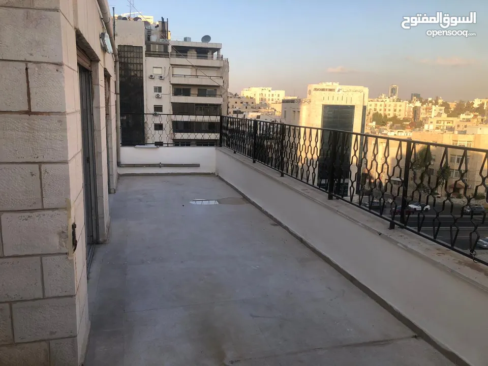 رووف 222 متر مربع في عبدون الشمالي للبيع بسعر مغري