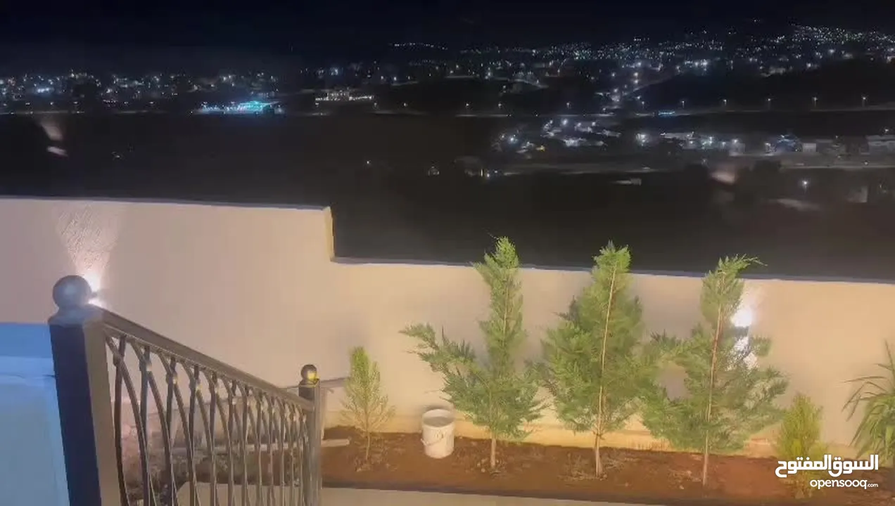 بيت مستقل مساحه البناء صافي175متر البناء الفعلي 240م // تشطيب سوبر ديلوكس، منطقة هادئه ومطله وجميله.