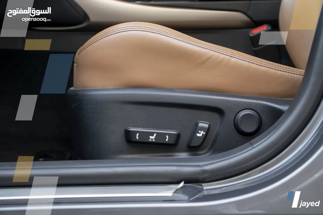 Lexus IS300H 2018 - للبيع