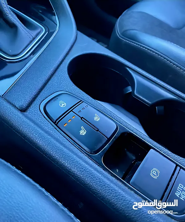 نيرو هايبرد 2022 Plug-in اعلى صنف مع فتحه فحص كامل كلين تايتل بسعر مغري جدا