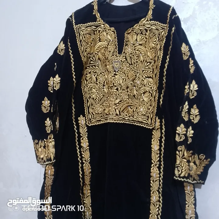 فساتين وثواب اي واحد خمسه دنانير