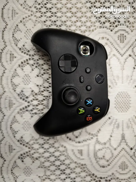 اكس بوكس سيريس اكس مع ايد عدد 2 وحده خربانه أو ايد 2 Elite Seriesمع سماعت ريزر الخاصه بل Xbox x