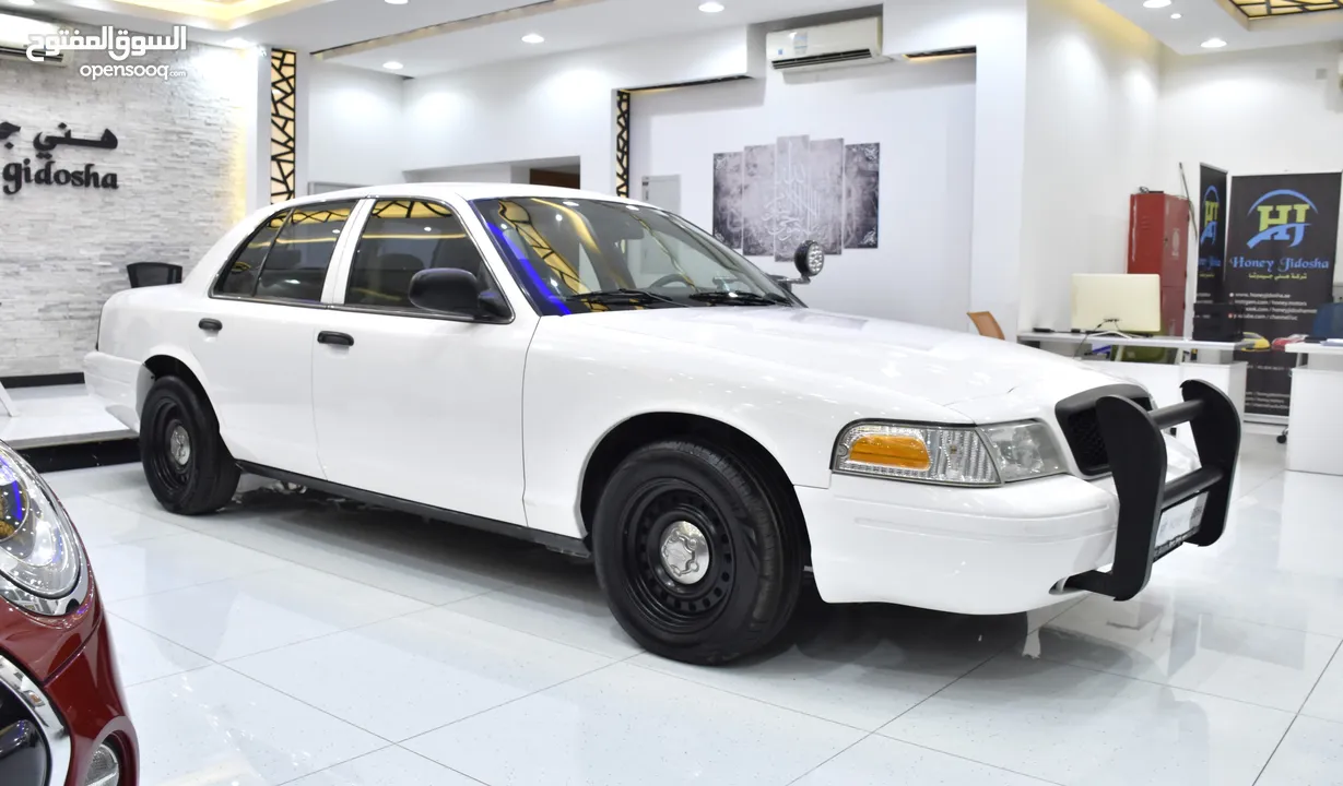 Ford Crown Victoria ( 2008 Model ) in White Color American Specs