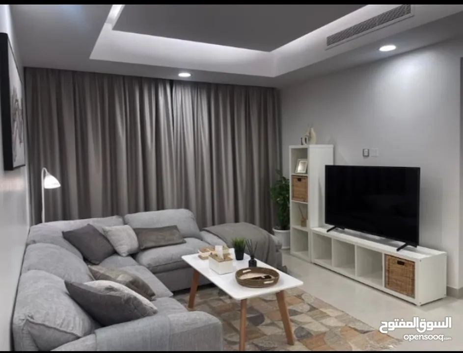 3 Bedrooms Furnished Apartment for Rent in Ghubrah REF:1048AR