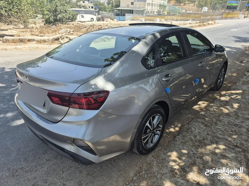 كيا سيراتو 2021 دهان الشركة الأصلي السيارة بحالة الشركة داخلية بوضع ممتاز جدا