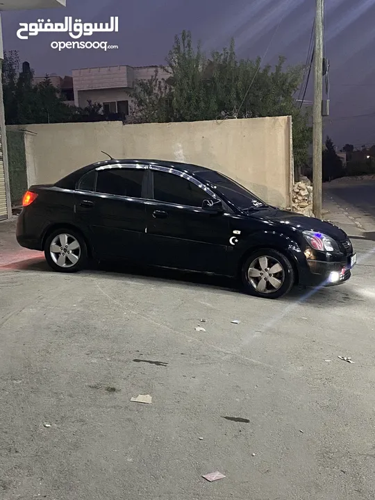 كيا برايد فتحة سقف بنزين 1600اوتماتيك