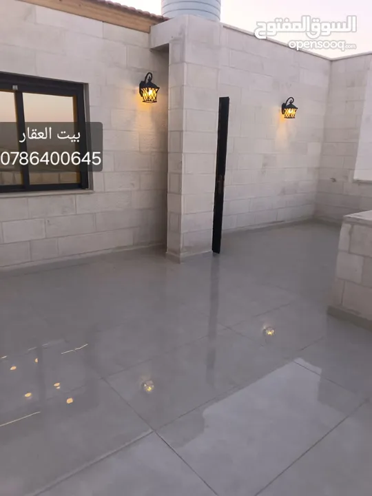 شقة فاخرة مع روف و تراس مكشوف بإطلالة بانورامية للبيع