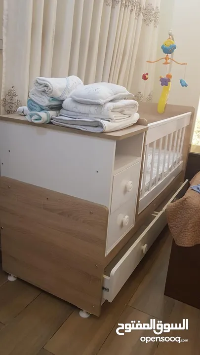 تخت بيبي مريح وأنيق – راحة وأمان لطفلك