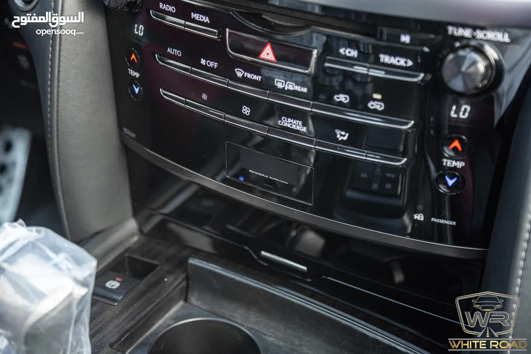 Lexus Lx570s 2019   السيارة وارد الشركة و قطعت مسافة 123,000