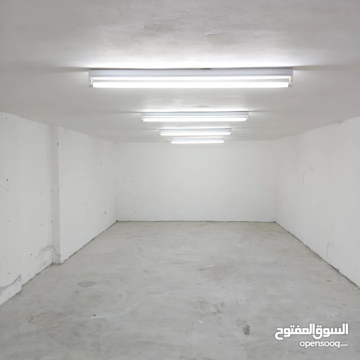 مستودع أرضي مساحة 39 بسعر خيالي