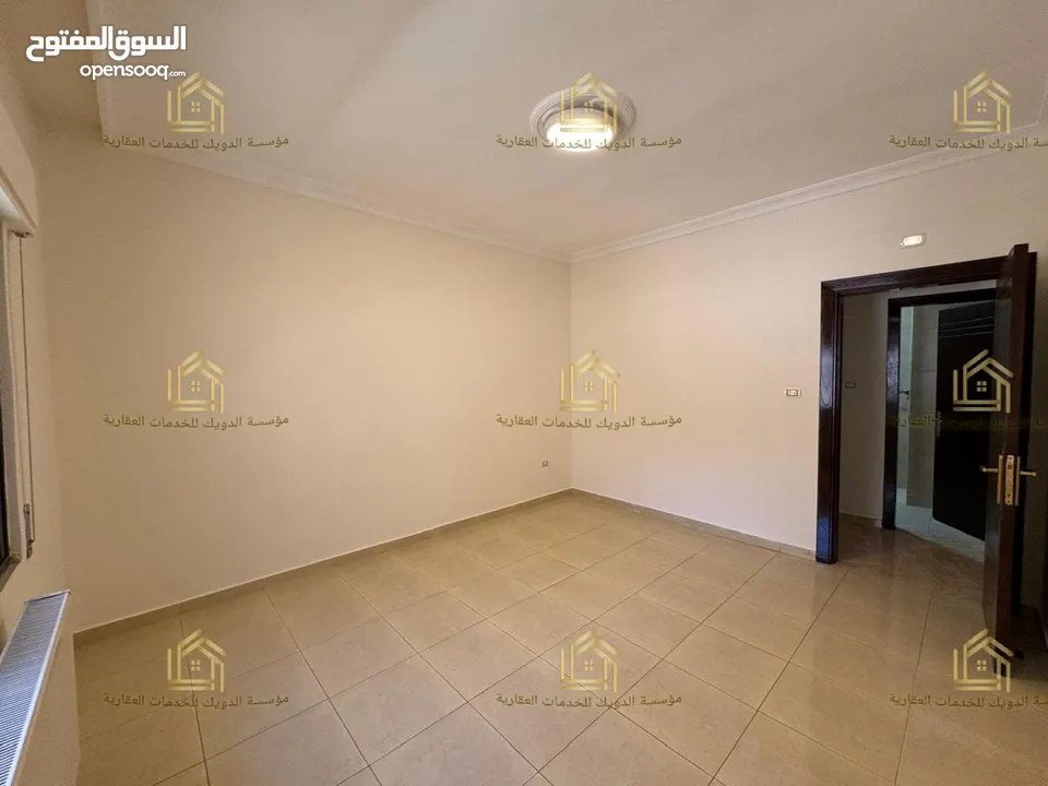 شقة مميزة - الرابية - 3نوم1ماستر - ارضية - ترس - قرب الخدمات العامة