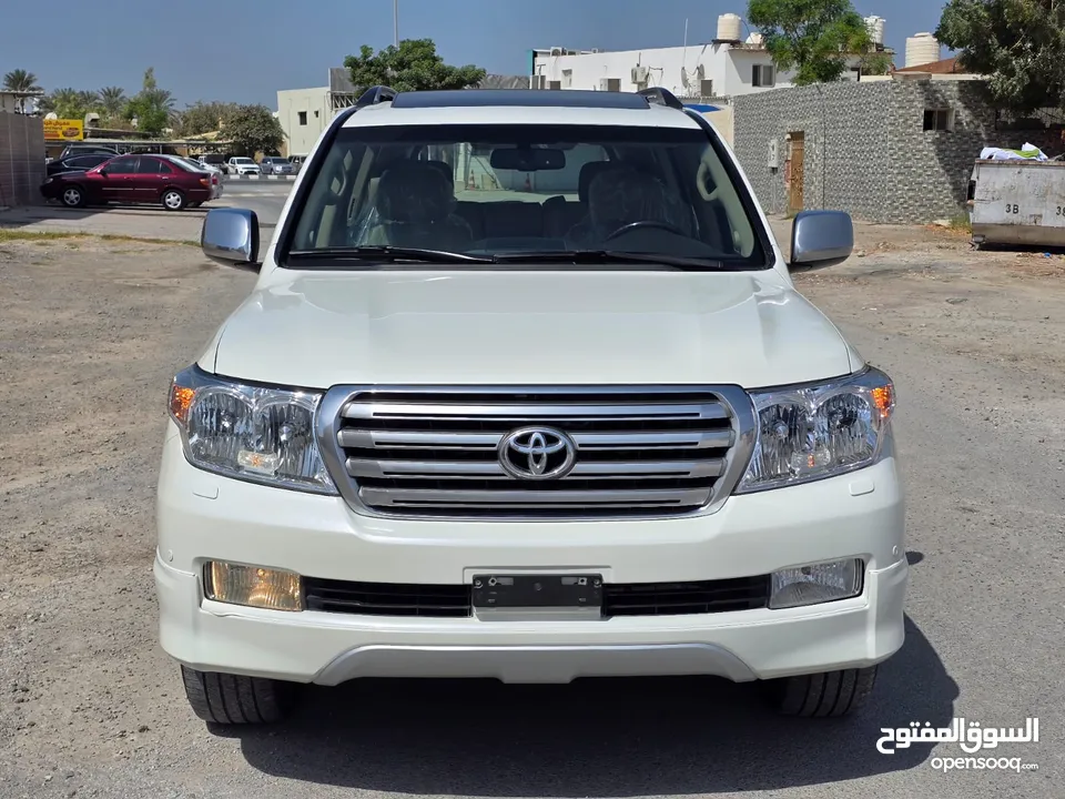 Land cruiser VXR V8 GCC 2010 Price 72,000 AED