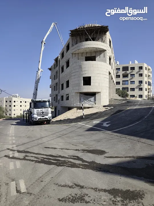 شقق ومحلات تجارية