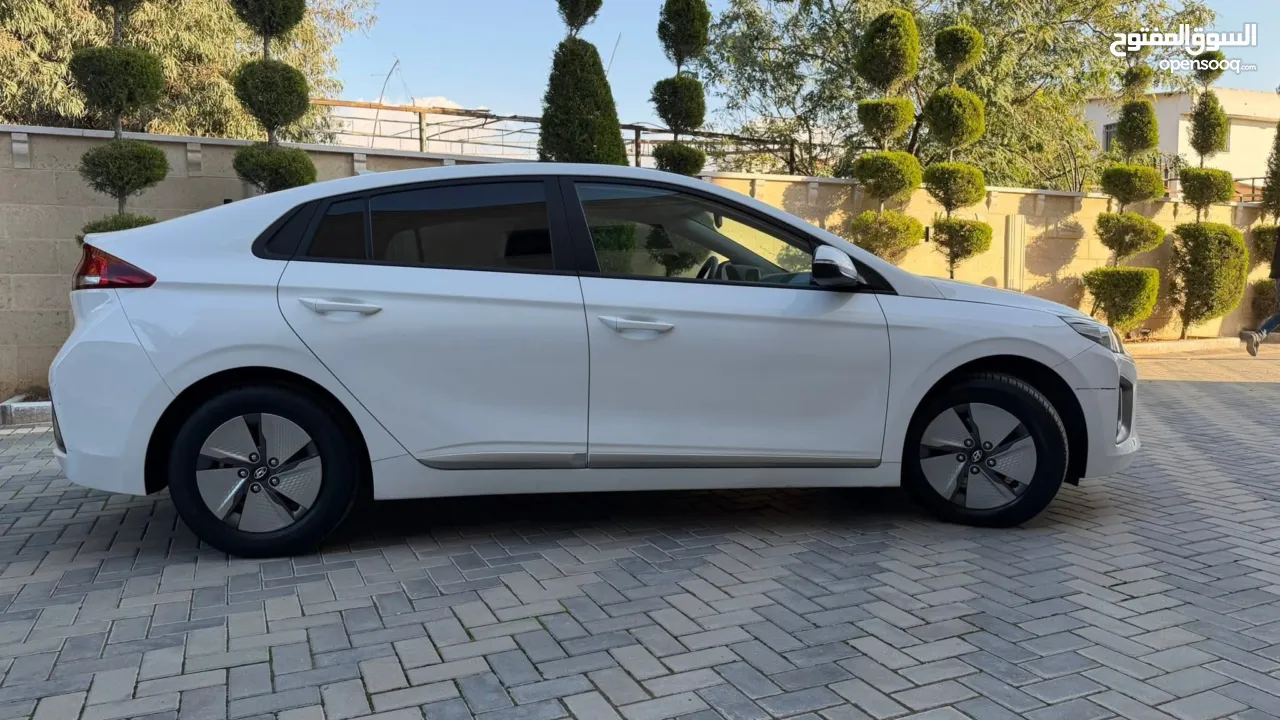 هونداي ايونيك 2023