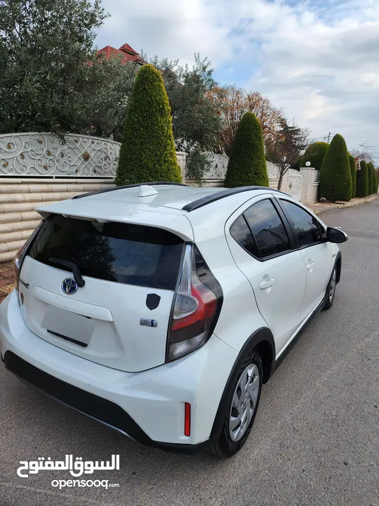 تويوتا بريوس سي 2018  للبيع    TOYOTA   PRIUS C 2018 for Sale   موديل 2018   ترخيص جديد لغاية 2/2026