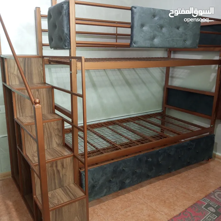فني حداده لكافه اعمال الحداده والديكور وكافه اعمال الصيانه