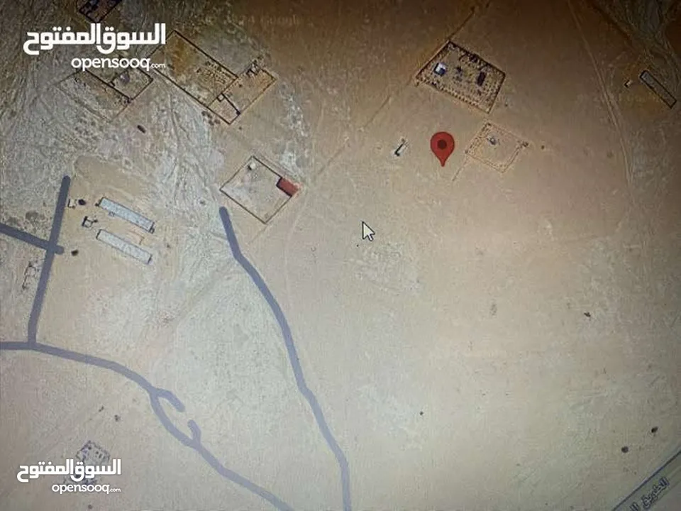 قطعة ارض في القويره حوض الكوربة قريب من الشارع