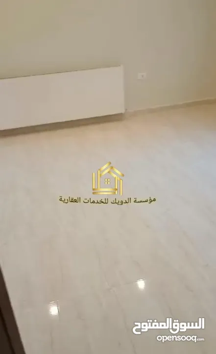 شقة فارغة - المدينة الرياضية - 3نوم 1ماستر - 210م - مطلة - قريبة من الخدمات
