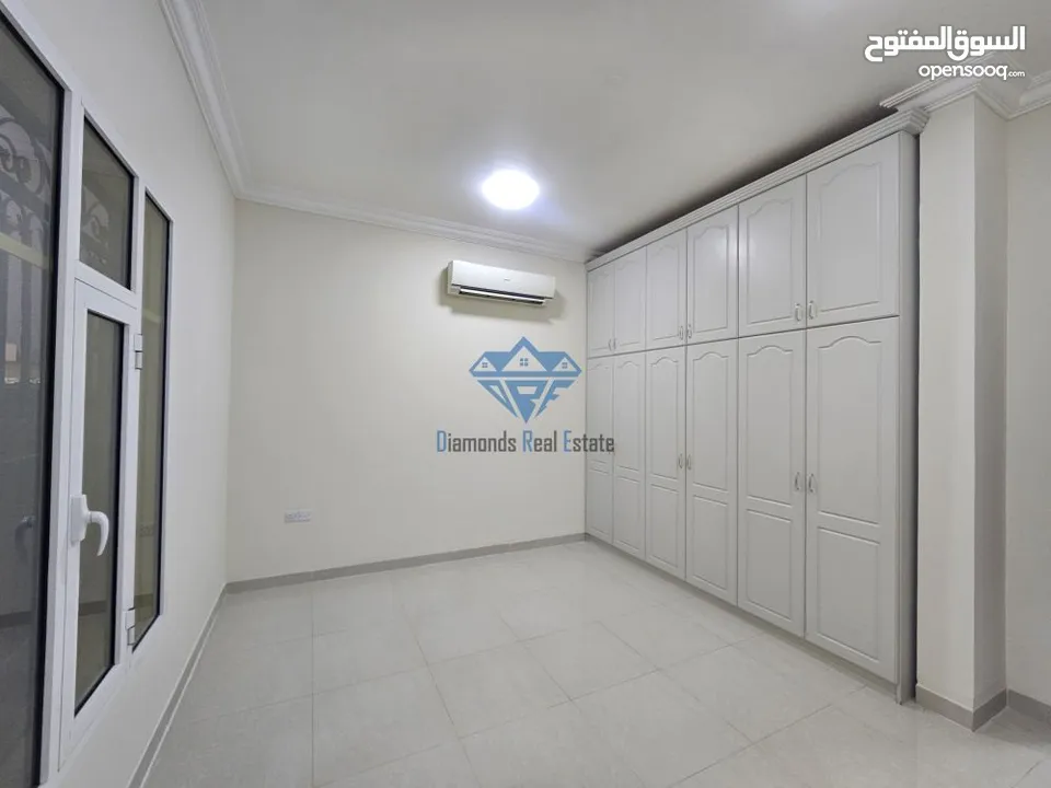 Stunning 5-Bedroom Twin Villa for Rent in Mawaleh South