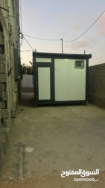 كرفان لون ابيض للسكن الخارجي ( متنقل )