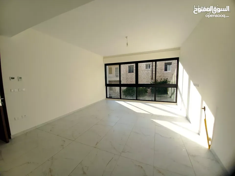 شقة غير مفروشة للبيع في الشميساني  ( Property ID : 31002 )