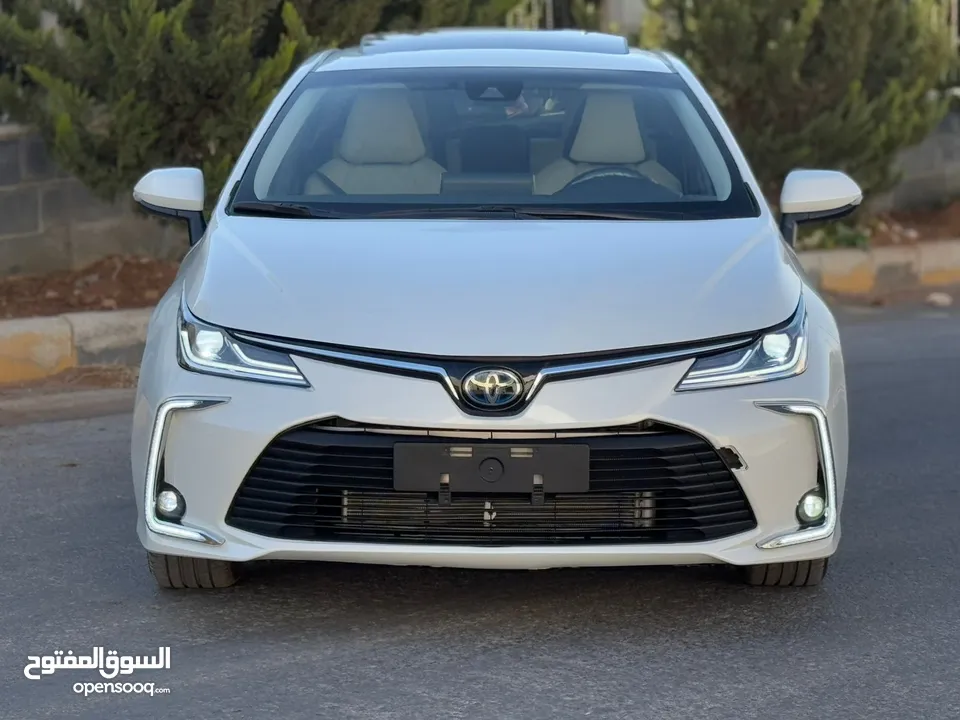 Toyota Corolla 2022 كورولا هايبرد  محرك 1800 cc هايبرد   * تصلح للاعفاءات