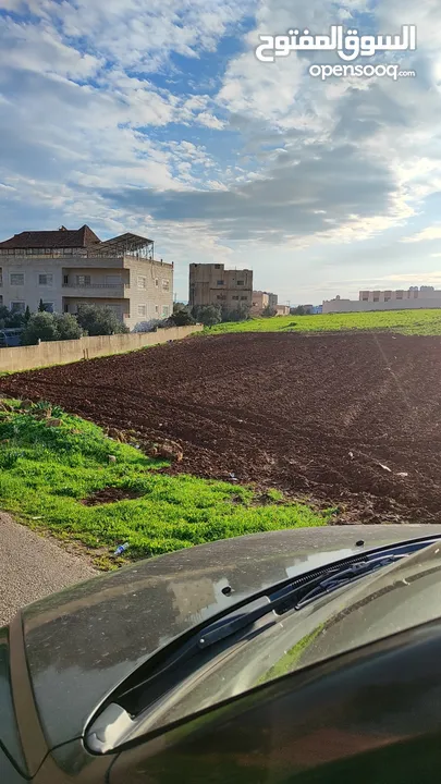 جرش جبارات فوق مطعم الوادي الاخضر مطلة على خط عمان بجانبها شاليهات