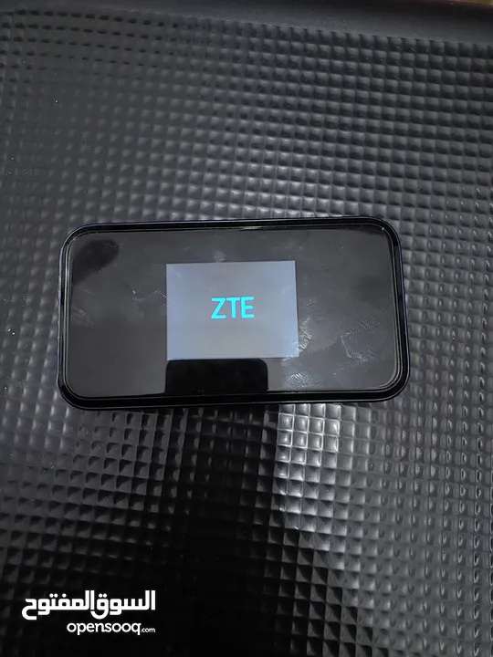 رواتر ZTE محمول موديل M5002 5G كل الشبكات مع مخرج ايثرنت