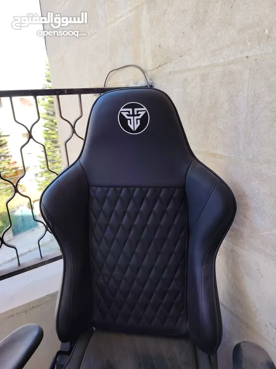 كرسي Gaming بحاله الوكاله استعمال خفيف بسعر مغري
