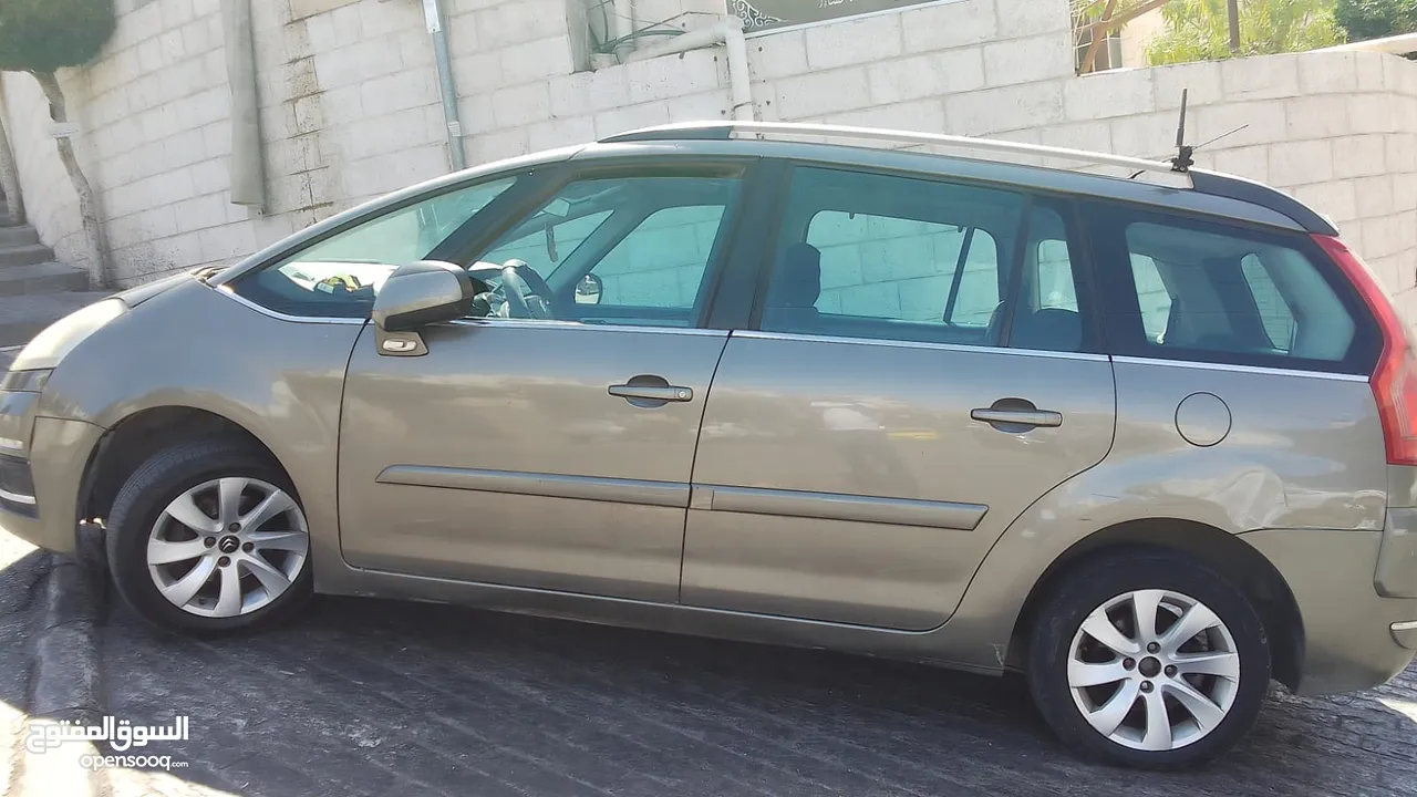 ستروين c4 بيكاسو