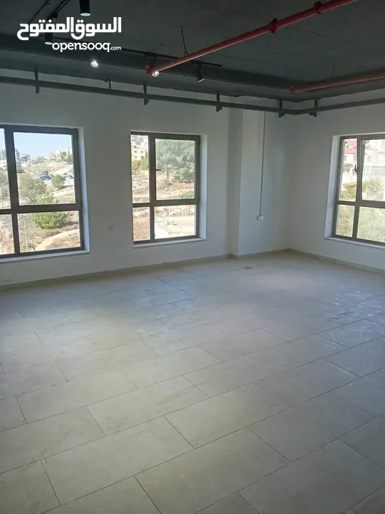 مكتب للايجار - رووف مع تراس