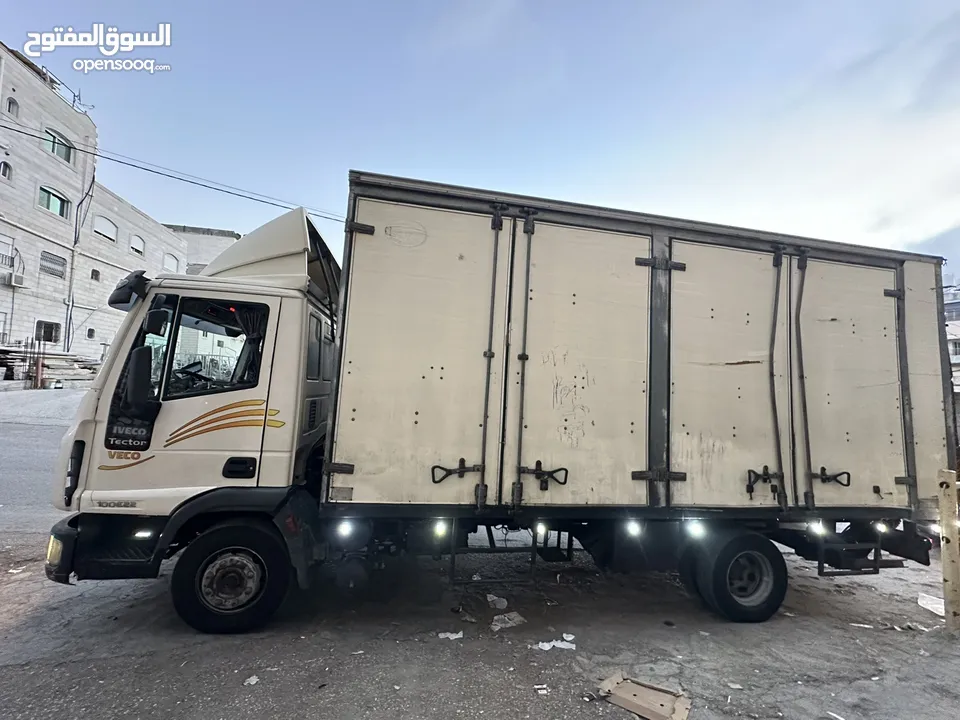 شحن افيكو 10 طن  صندوق ابواب ورمبة  موديل 2008 للبيع ماتور 6 سلندر جير عادي 6 غيار