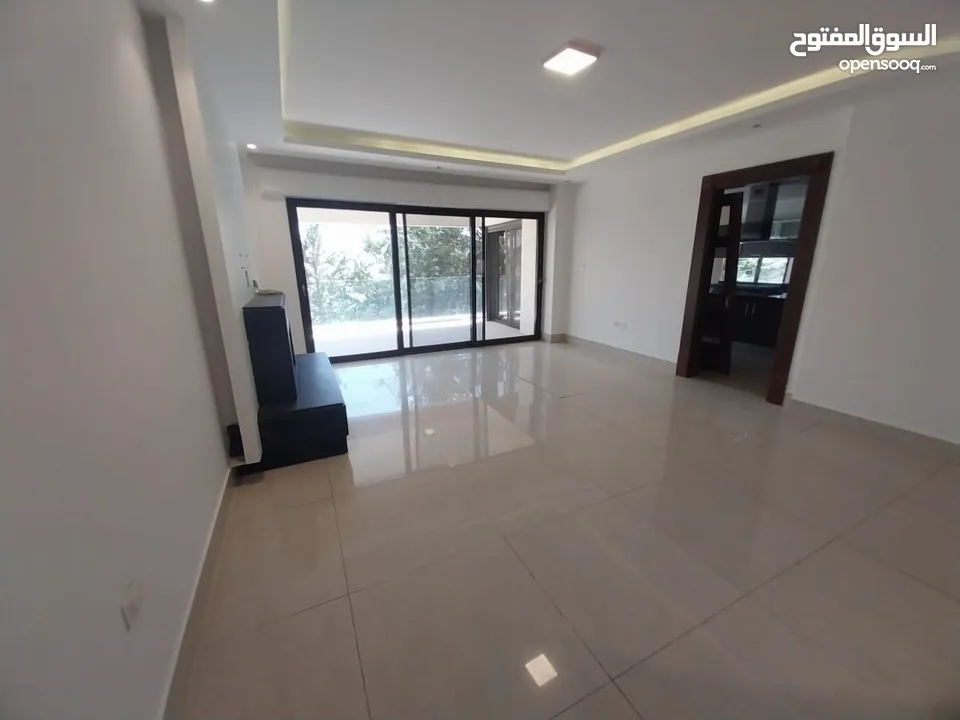 شقة غير مفروشة للإيجار ( Property 38918 ) سنوي فقط