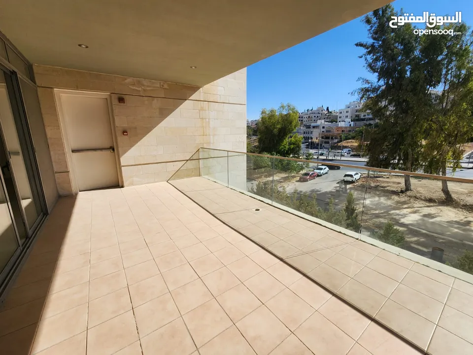 شقة فارغة للبيع في منطقة الدوار الرابع ( عدد 2 ) ref : 14339