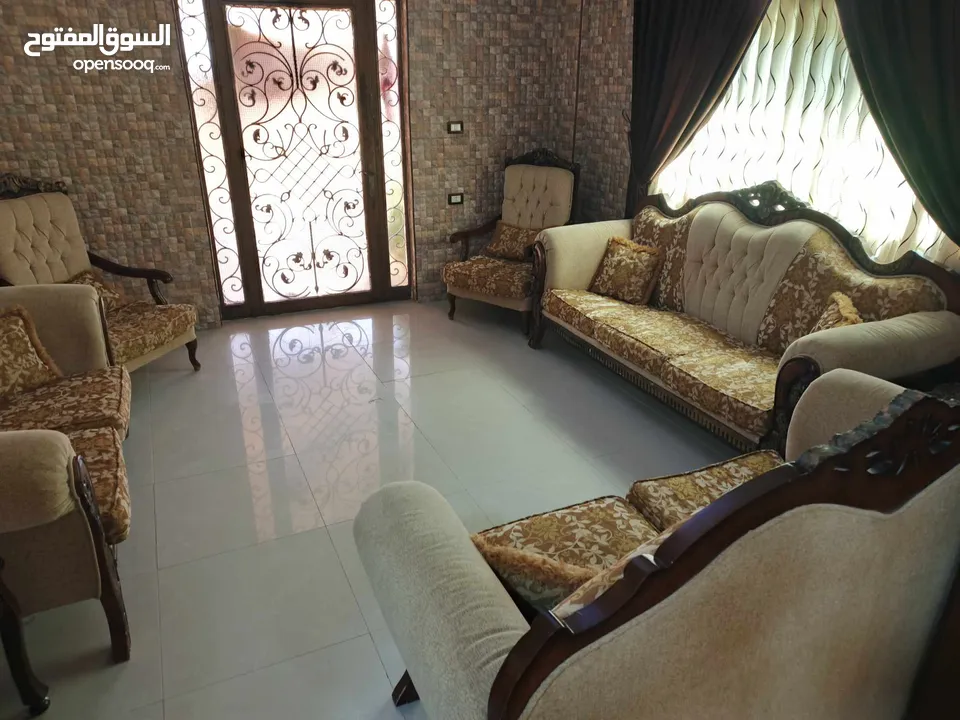 طقم كنب ضيوف و كوانر و طقم معيشة خشب سويد