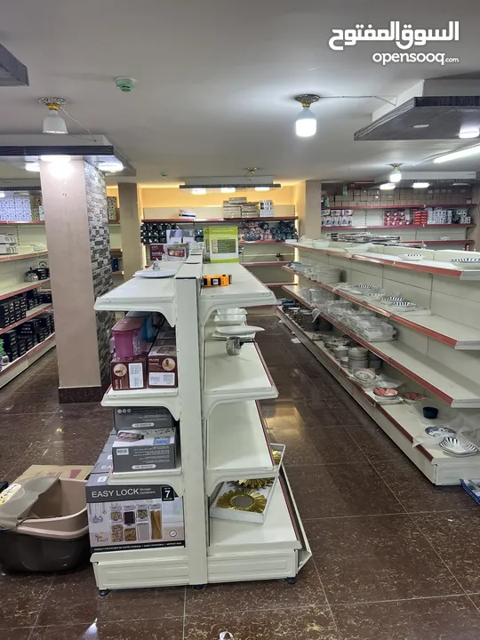 محل أدوات منزلية طابقين للبيع بمساحة 407 متر