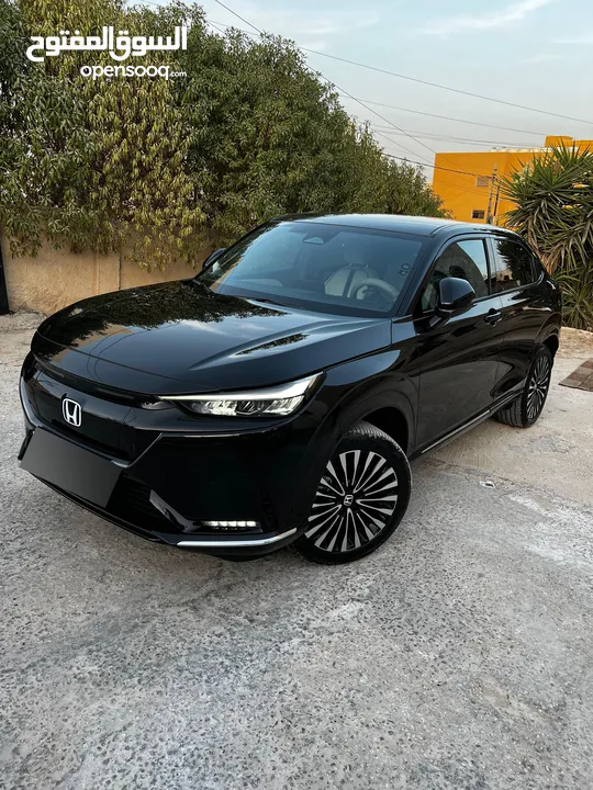Honda E:NS1 E4 electric 2023  هوندا e:ns1 فئة E4 فل اضافات، اسود ميتاليك، داخليه لون ابيض فخمة