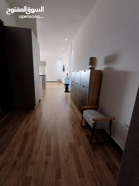 امواج شقه مطله على البحر للبيع