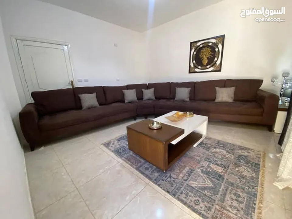 أطقم كنب وكورنرات خشب سويد ثقيل جدا اسفنج دانلوب والضهر هولو طبي الارضيات كوشوك