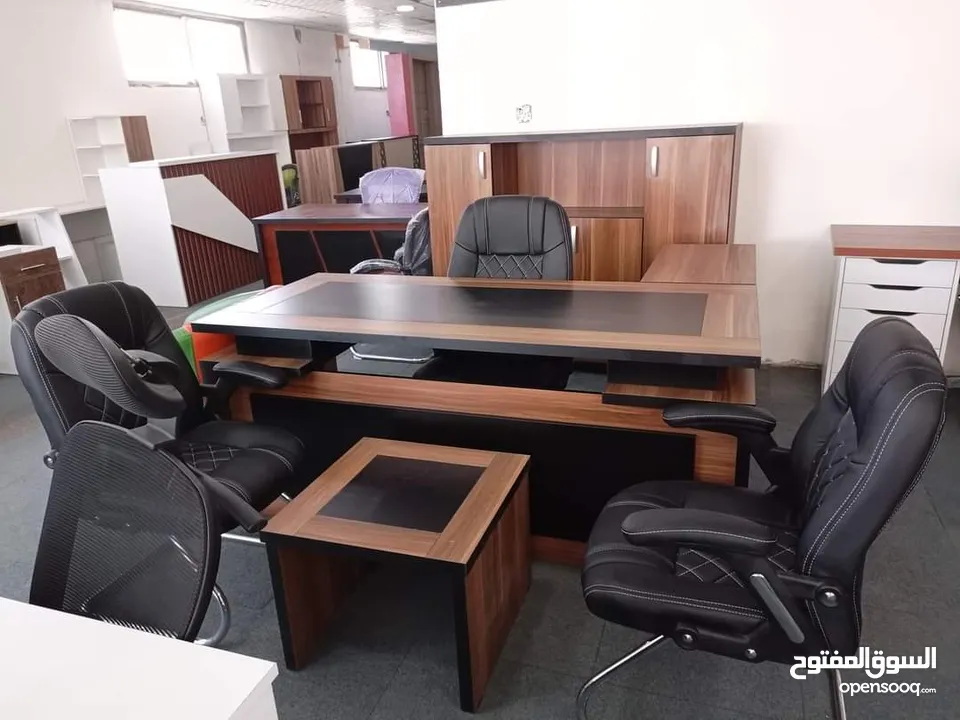 طقم مكتب مدير قياس2م مع خزانة خلفية وجانبية وطاولة قهوة