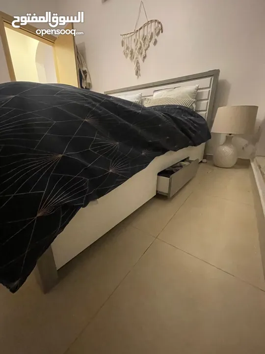 Bed + mattress