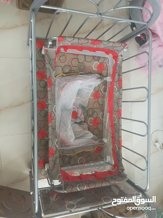 تخت عدد 2تخت صغير وتتخت كبير  وناموسيه بصلاه ع النبي بجنن مشاء الله
