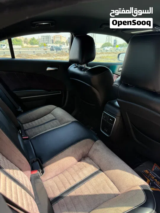 Dodge charger 2019 gt option (super track back).