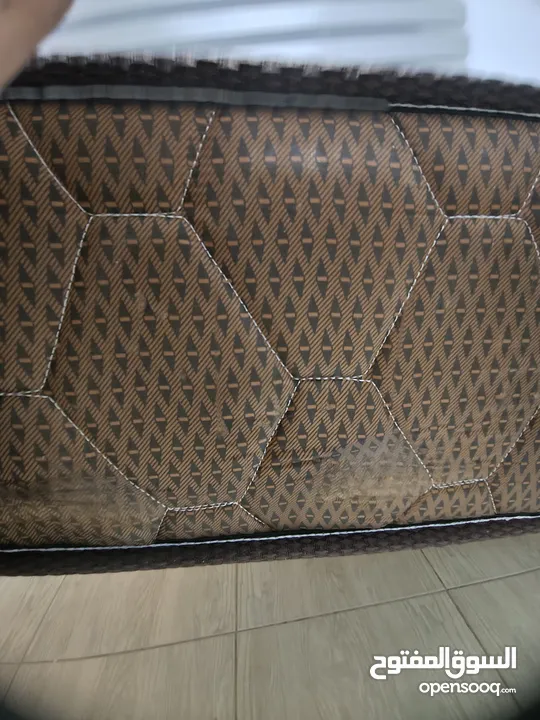 فرشة اسفنج زنبركية مزدوج 190x200 مستعملة بحالة جيدة جدا