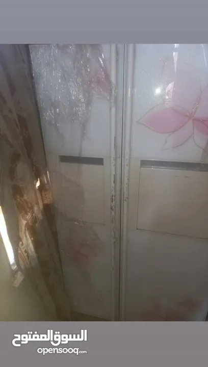 ثلاجه كبيره الحجم