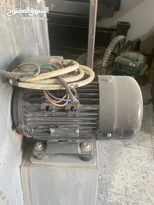 جهاز كاشير ncr امريكي شفاط صناعي صناعة اسبانية  4  حصان يعمل  كهرباء 3 فاز   للمطاعم و لكافة المداخن
